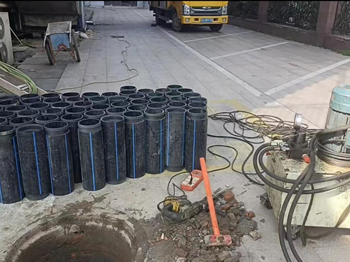 保靖PE置换管厂家 DN315置换管 非开挖管短管置换